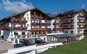 Hotel Alpenfrieden Meransen